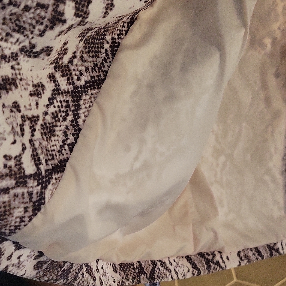 Rebecca Minkoff Black and White Snake Print Coat - Picture 11 of 12